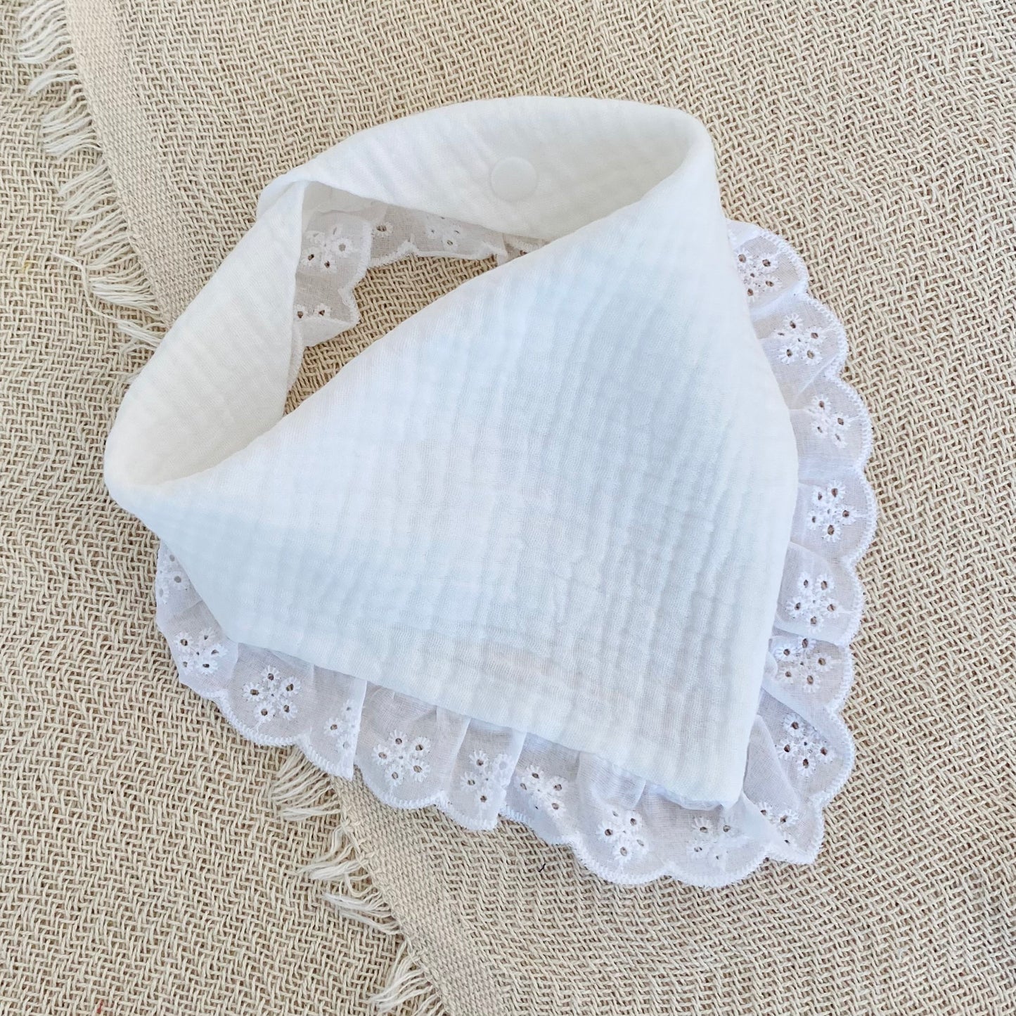 Babete Bandana Bordado Inglês