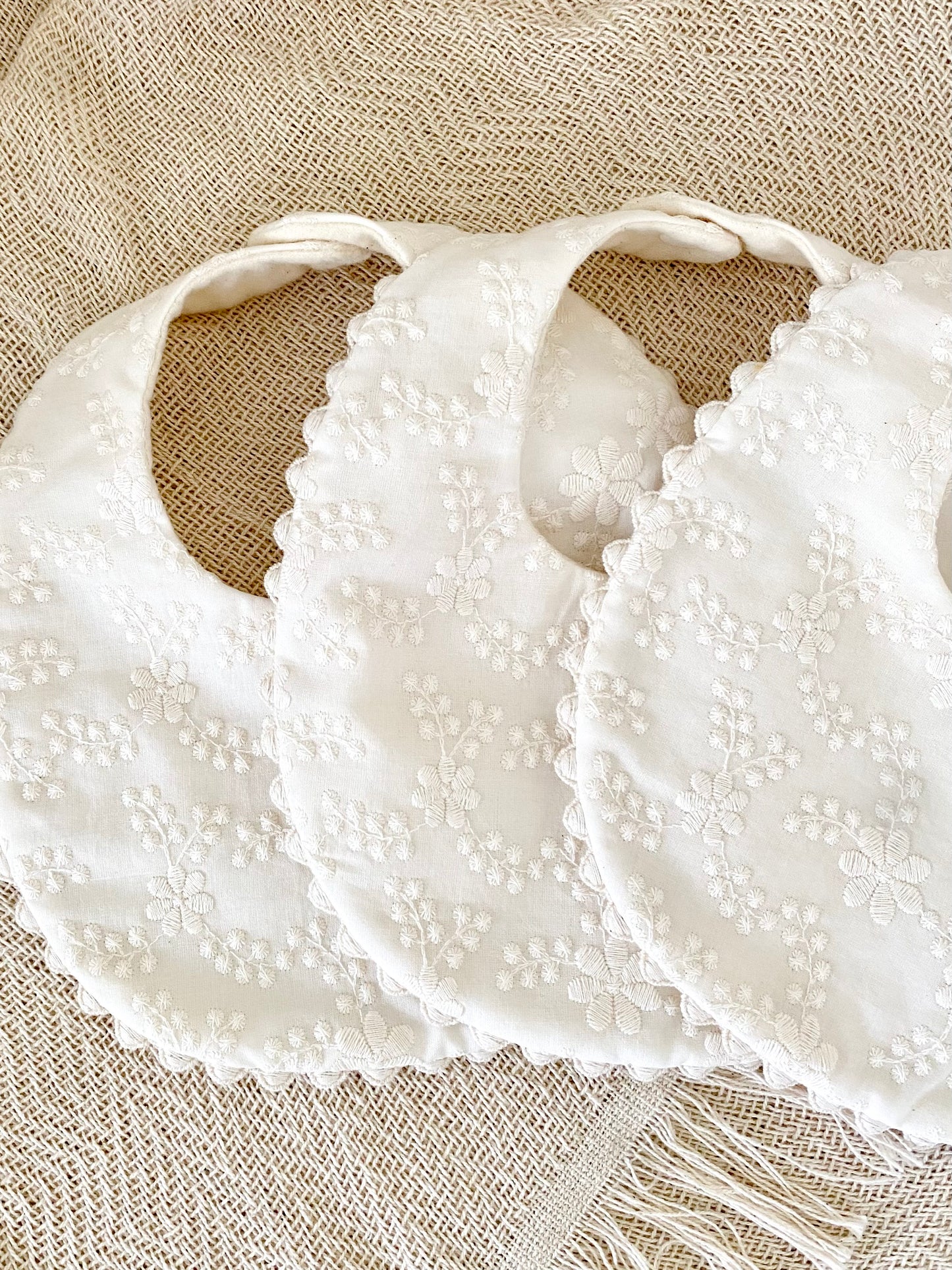 Babete Bordado SAINT