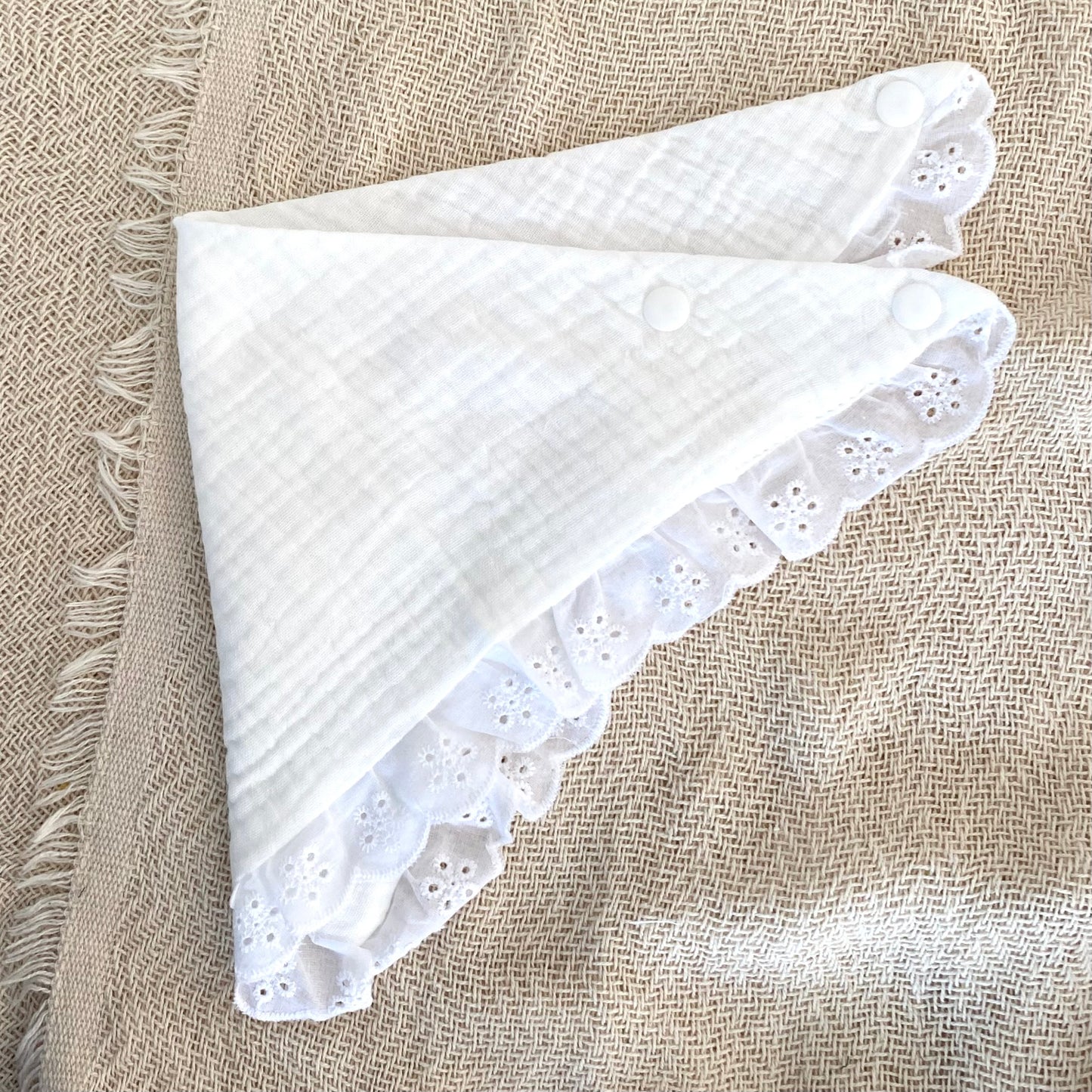 Babete Bandana Bordado Inglês