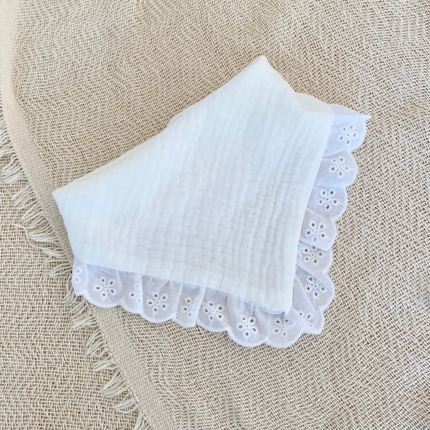 Babete Bandana Bordado Inglês