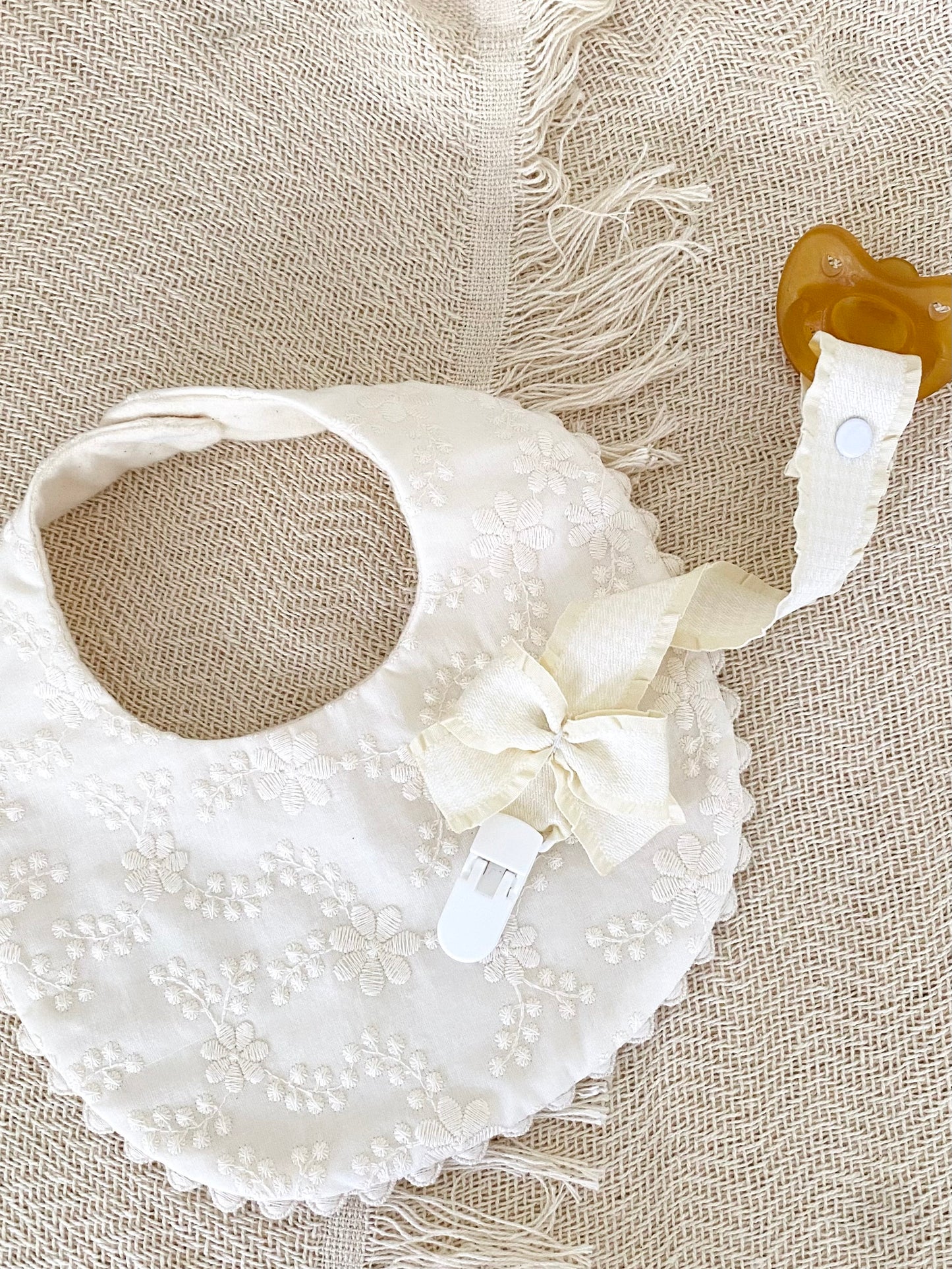 Babete Bordado SAINT