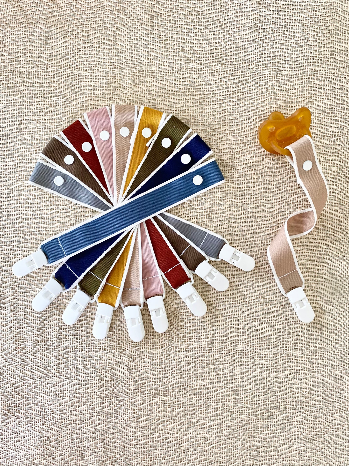 TATI Pacifier Clip