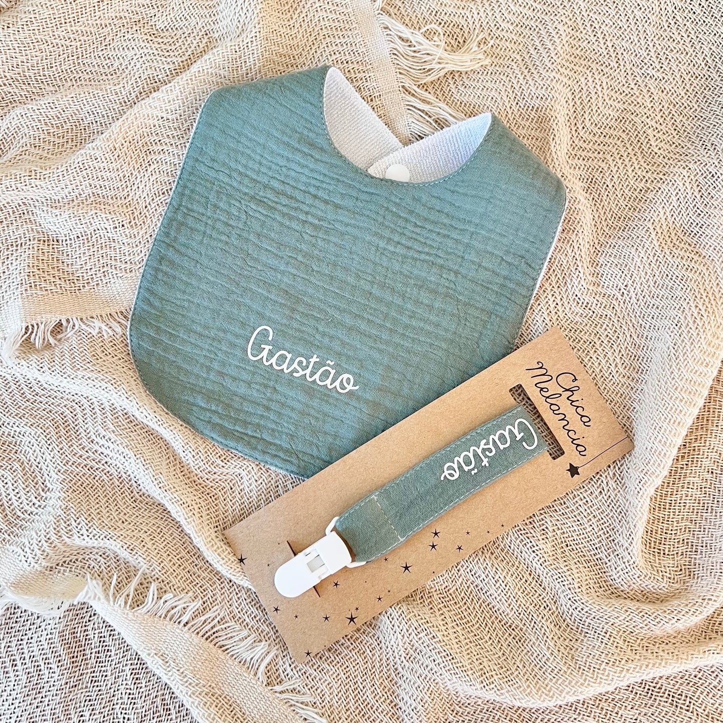 Conjunto PENELOPE (Babete Impermeável e Fita-Chucha)