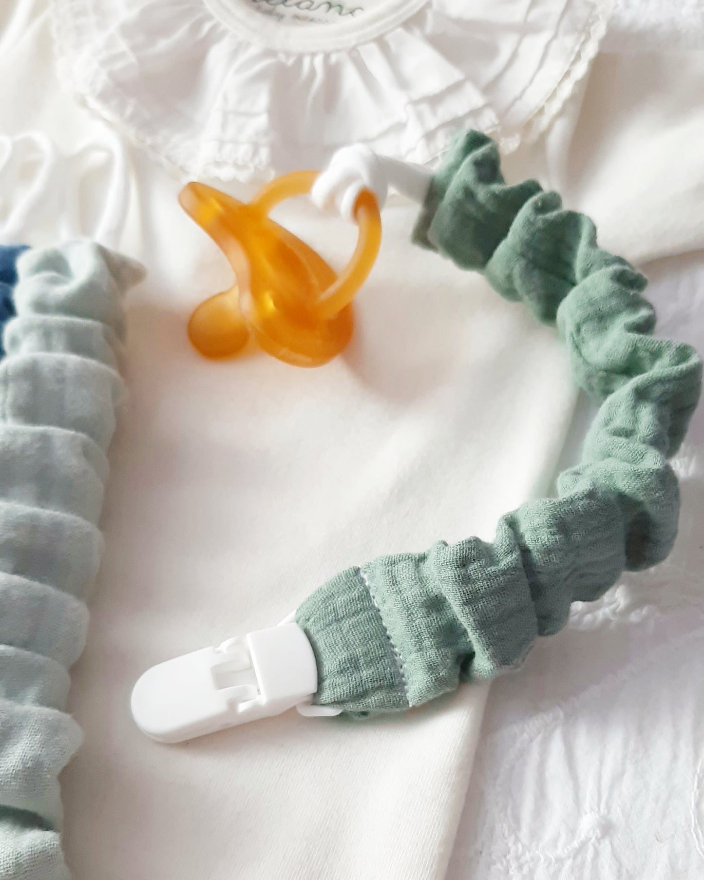 PENELOPE Pacifier Clip