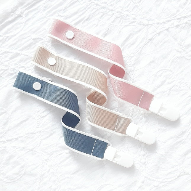 TATI Pacifier Clip