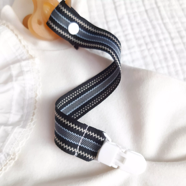 ZAHARA Pacifier Clip