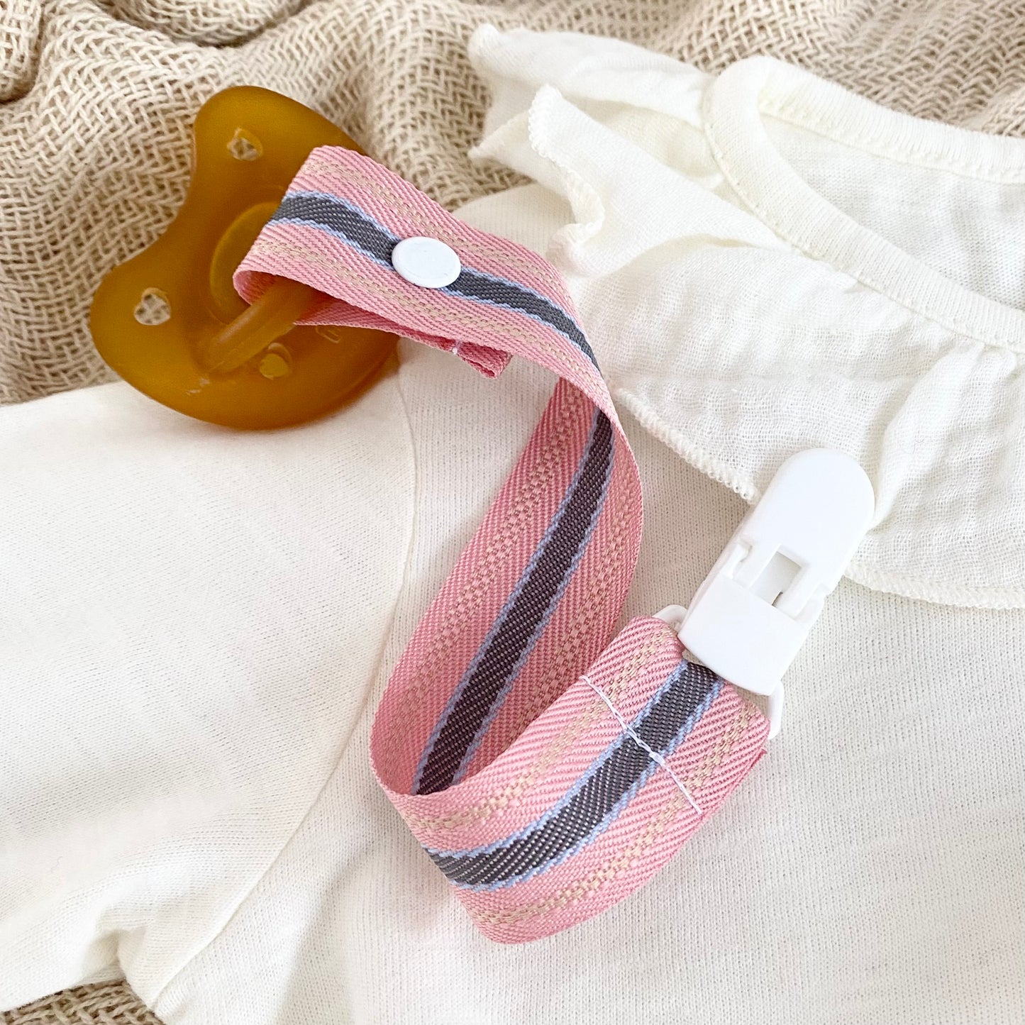 ZAHARA Pacifier Clip