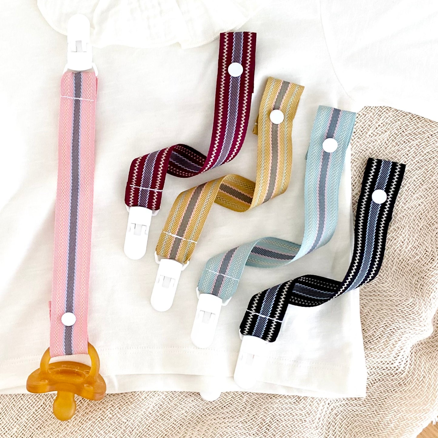 ZAHARA Pacifier Clip