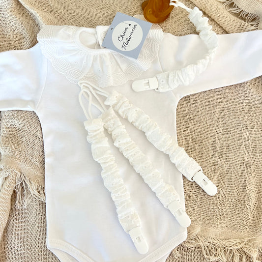 ENGLISH EMBROIDERY Pacifier Clip 