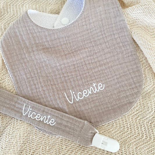 Conjunto PENELOPE TAUPE (Babete e Fita-Chucha)